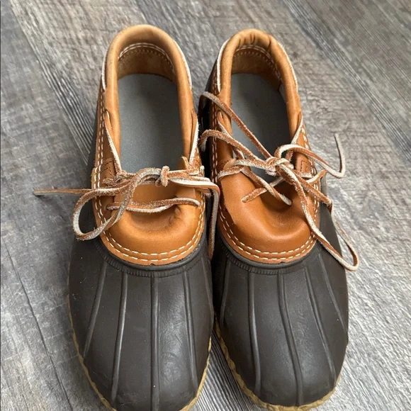 Like new women’s LL Bean duck shoes. Brown and tan. Size 7.5 - Picture 2 of 3